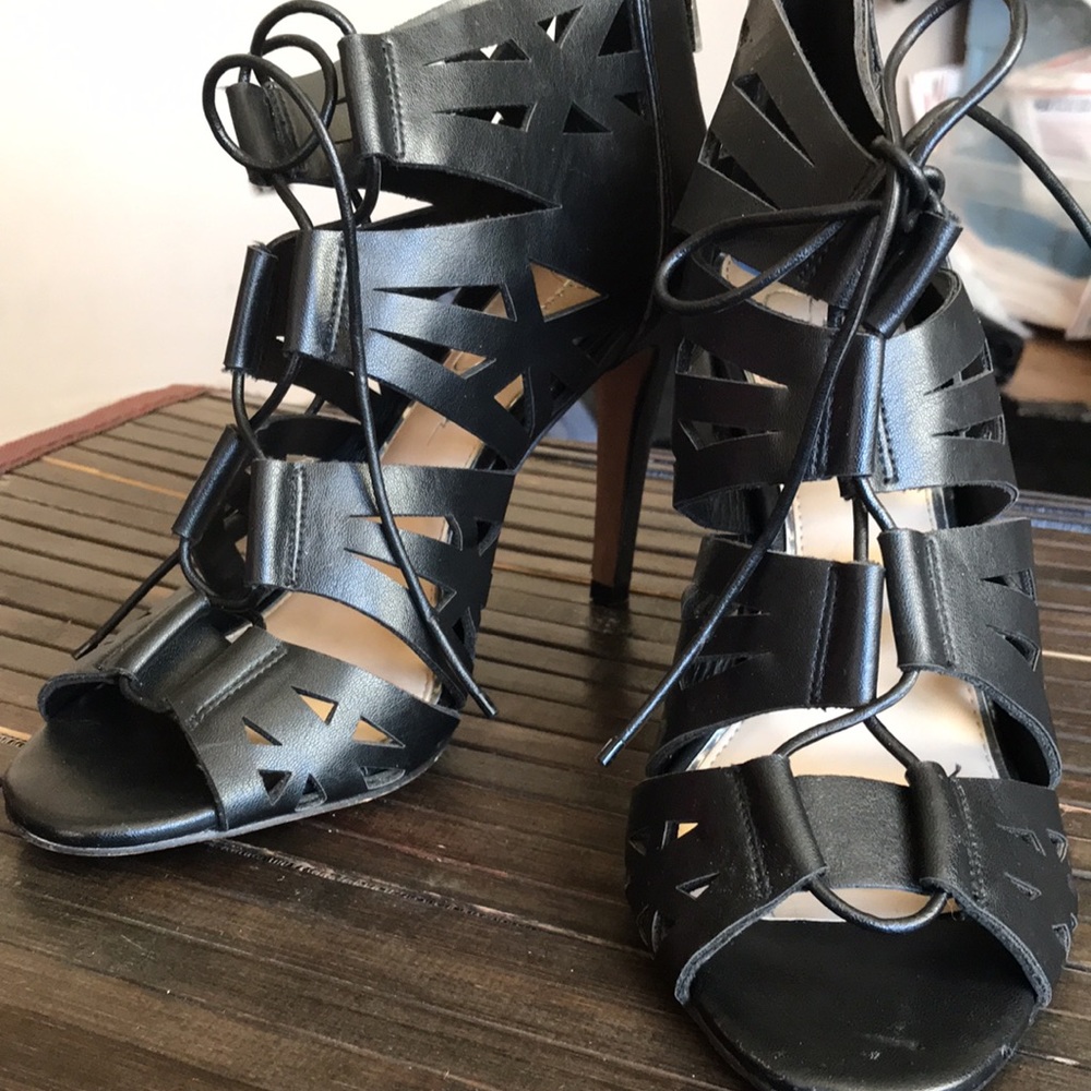 {$15 BUNDLED} JESSICA SIMPSON Black Faux Leather Open Toe Heels - Picture 2 of 12